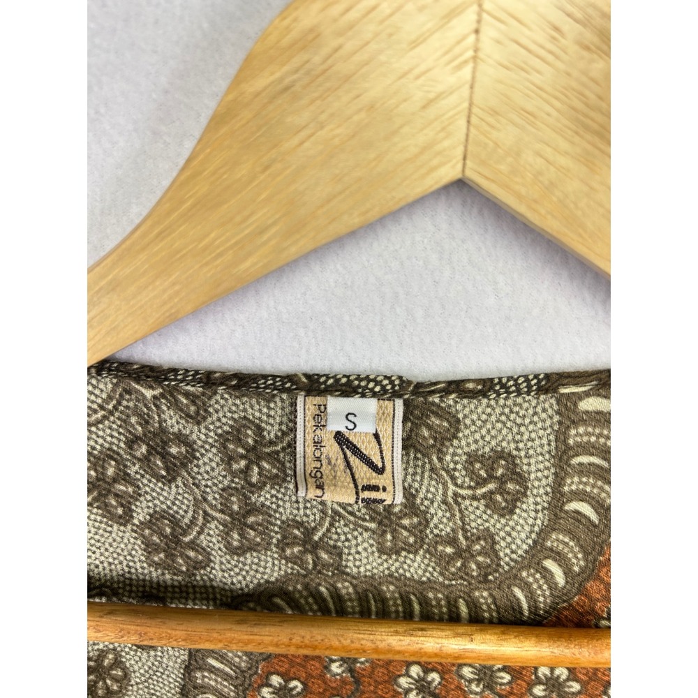 Elegant Multicolor Kimono - Picture 2 of 9